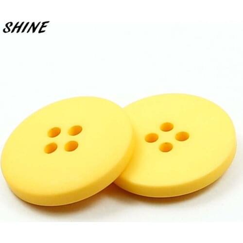 50PCs Resin Sewing Buttons Scrapbooking Round Yellow Yogon Four Holes Costura Botones decorate bottoni botoes