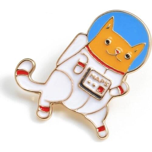 Cute Cartoon Space Suit Cat Brooches for Women Creative Funny Adorable Animal Pins Jewelry Enamel Pin Backpack Bag Accessories
