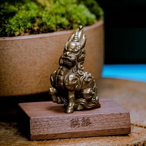 Creative Metal Paper Weight Lovely Paperweights Chinese Calligraphy Bronze Cute Kirin Paperweights Decoration Chinese Tea Pet