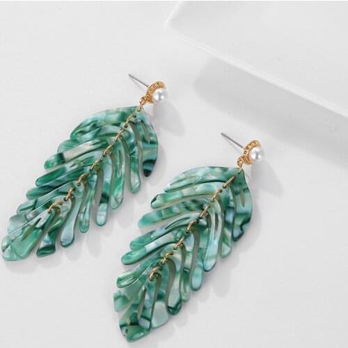 2019 New Long Dangle Resin Green Leaves Earrings Plant Pearl Handmade Fashion Leaf Acrylic Drop Earrings Women Party Jewelry