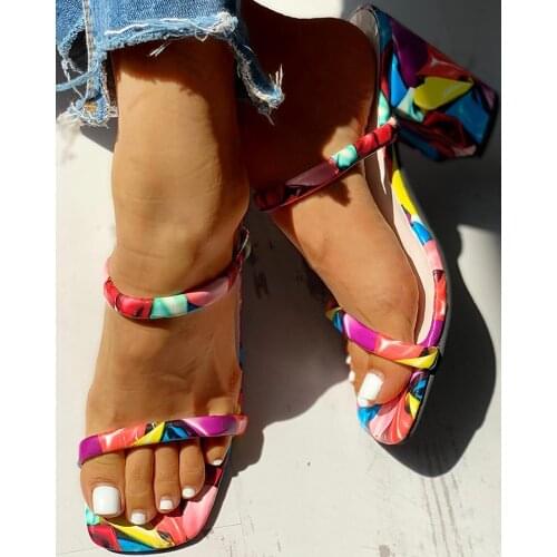 2020 Womens Summer New Sandals Thick Heel Slipper Candy Color Womens Sandals Middle Heel Fashion Outwear zapatos de mujer