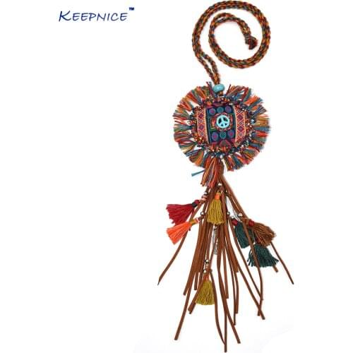 Gypsy leather tassel Vintage amulet necklace Beaded Medicine Bag Amulet Stash Bag Purse pendant Necklace with beads cluster