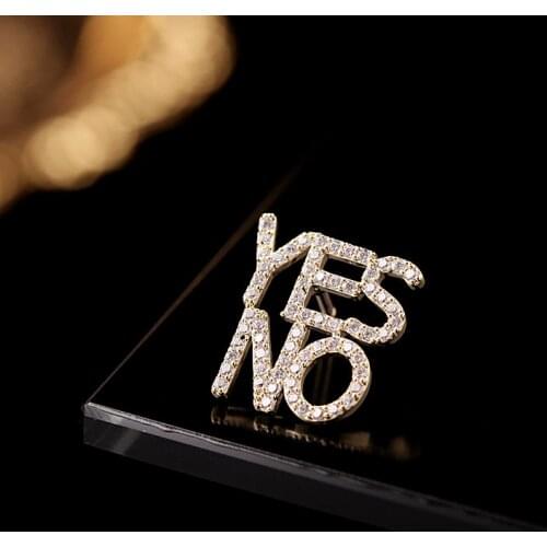 Simple Letter Yes No Gold Brooches for Women Men Suit Pins Clear Cubic Zirconia Brooch Wedding Dress Pin Jewelry Luxe Broche