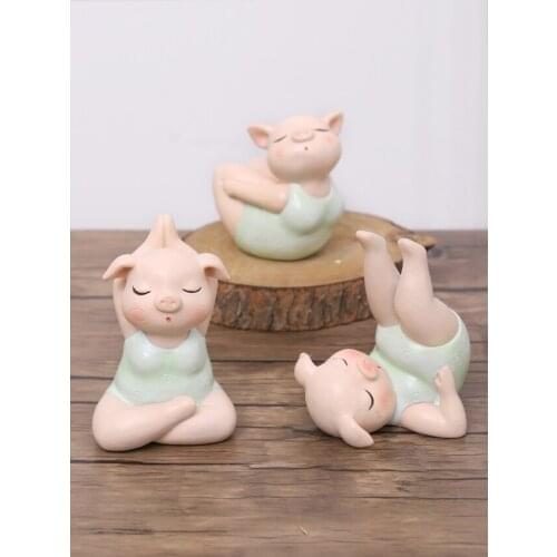 New Creative Animal Yoga Pig Cute Figurines Resin Crafts Teraryum Fairy Garden Miniatures Mini Home Decoration Accessories