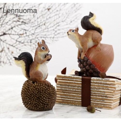 Lennuoma Squirrel Pinecone Garden Decor Forest Series Sculpture Animal Figurine Resin Crafts Courtyard Decorations Desktop Gifts