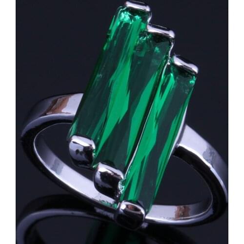 Gorgeous Rectangle Green Cubic Zirconia Silver Plated Ring V0434