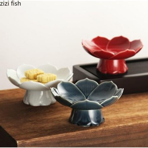 European Lotus Ceramic Cake Plate Dessert Pastry Plate Household Drain Fruit Plate Kitchen Utensils Porcelain Home Decoration