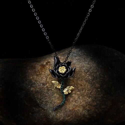 Original Creative 925 Sterling Silver Natural Emerald Necklace Retro Rose Flower Pendant Necklace Chain Black Gold Jewelry