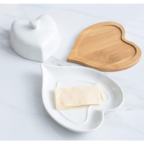 Heart Shaped White Ceramic Butter Dish With Bamboo Base Porcelain Butter Plate mantegueira масленка для сливочного масла