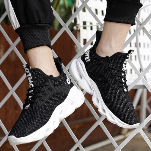 Spring New Low Cut Black Sport Blade Shoes Men Breathable Mesh Couple Sports Shoes Men Shoes Outdoor Walking Jogging Shoes Man