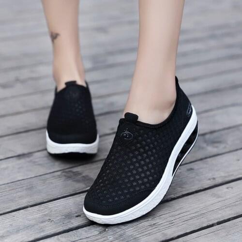 Women Flats Shoes Mesh 2020 Brethable Summer Sneakers Slip On Lady Loafers Swing Shoes Female Loafers Shoe Mujer Big Size 35-42