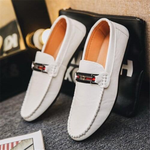 Sneakers Walking shoes Leather Men Casual Shoes Luxury Brand 2020 Mens Loafers Moccasins Breathable Slip on Black Driving Shoes