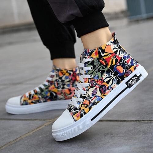 Fashion Plimsolls High Top Men Canvas Sneakers Casual Colorful Unisex Skateboard Shoes Breathable Flat Men Graffiti Canvas Shoes