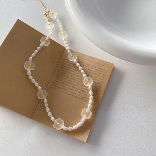 TIMEONLY Clear Resin Small Daisy Chokers Necklace for Women Girl Natural Freshwater Pearl Pendant Necklaces Party Accessories