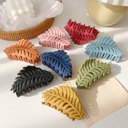 New Women Adorable Candy Color Hair Claw Clip Easy to Use Leaf Shape Matte Smooth Fasten Tightly Hair Clamp for Daily Wear