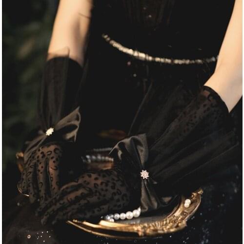 2021 Black Tulle Brida Wedding Gloves Puffy Lace Appliqued Beaded Woman Bridal Party Gifts New Arrival