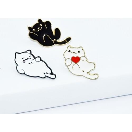 Cute Animals Enamel Pin Black White Cats badge brooch Lapel Denim Jeans shirt bag Graffiti type Gift for young people