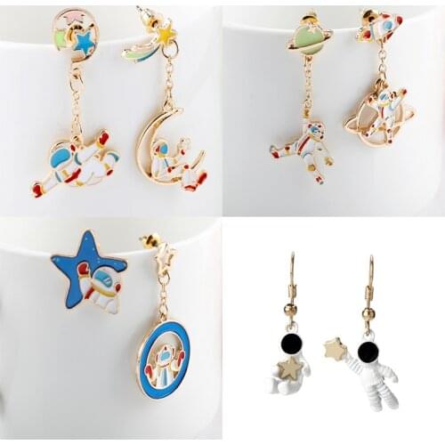 8 Style Asymmetric Space Astronauts Earring Fashion Ladies Earrings Pentagram Planet Contracted Woman Girl Small Stud Earrings