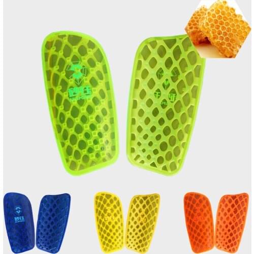 2020 Men Soccer Shin Guards Pads Breathable Honeycomb Ultra Light Soft Board Football Guards Sports Leg Protector guard