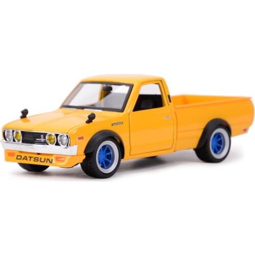 Maisto 1:24 1973 Datsun 620 Pick-UP Static Die Cast Vehicles Collectible Model Car Toys