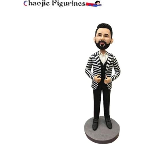 Professional Custom Various Clothing Clay Dolls Custom Shaking Head Doll Sculpture Festival Wedding Birthday Gifts