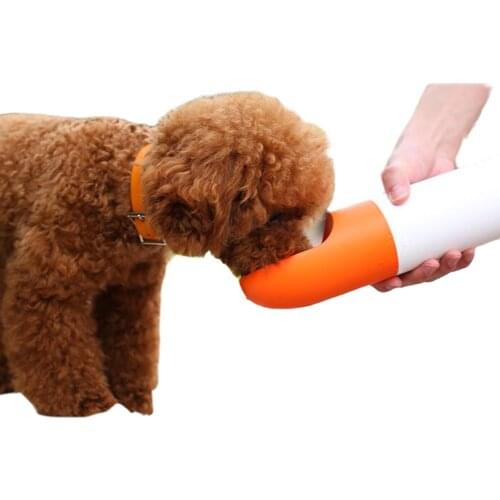 Dog Water Bottle Pet Travel Supplies Mug Segmented Design One-Key Water Discharge One-Click Lock Can Store Food Plastic 200ml