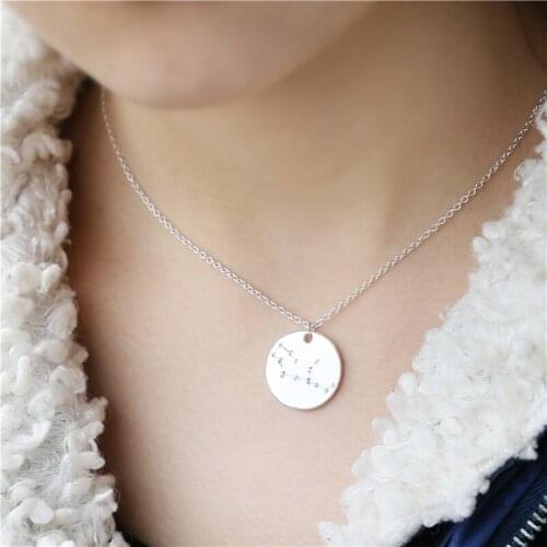 Popular in Europe and the United States, Aquarius pendant necklace as a gift for mom and girlfriend