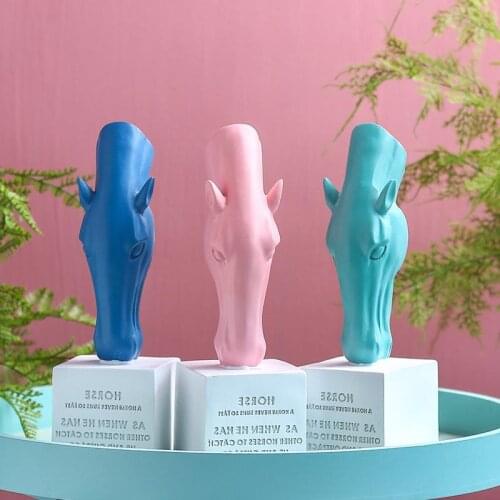 WU CHEN LONG Modern Abstract Horse Head Art Sculpture Animal Resin Statue Horse Figurine Rafts Home Decoration Accessories R1994