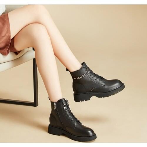 KANGNAI Women Boots Genuine Leather Ankle Boots Platform Zipper Round Toe Sliver Chain Martin Ladies Winter Shoes