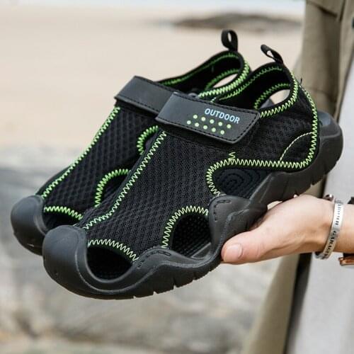 Summer Men Aqua Shoes Outdoor Non-slip Breathable Walking Shoes Lightweight Beach Sandals Water Shoes Wading Shoes Size 39-48