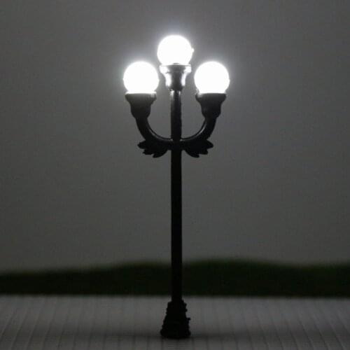 NEW 10pcs Model Railway Lamppost lamps Street Lights LEDs NEW Three-heads Lamp
