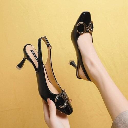 2021 New Sandals Women Shoes Woman Fashion Shoes Ladies Shoes Sexy Design Metal Decoration Flats Shoes Party Dress Sandals Women