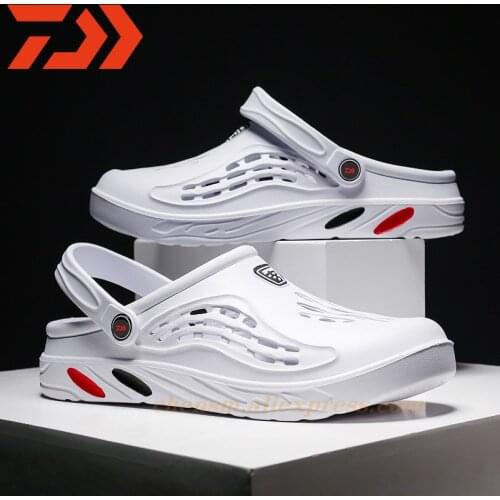 2021 New Daiwa Mens Clogs Summer Shoes Fishing Slippers Breathable Non-slip Mules Garden Shoe Casual Beach Sandals Quick Dry