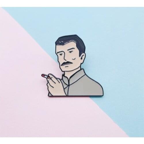 Creative Fun Character Modeling Avatar Smoke Enamel Brooch Retro Alloy Pins Punk Badge Woman Jewelry Gift For Friends