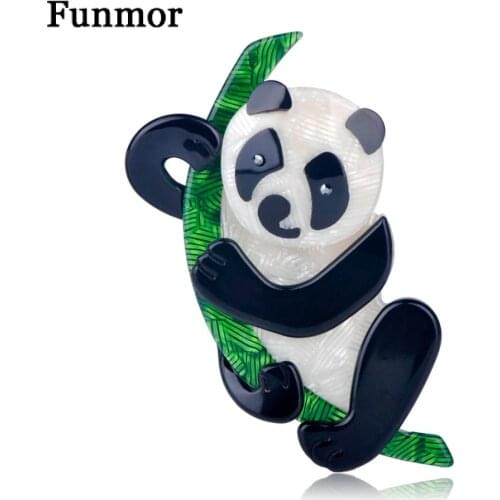 Funmor Cute Acrylic China Panda Shape Brooches Handmade Bouquet Wedding Scarf Accessories Lapel Pins Animal Brooch Boutonniere