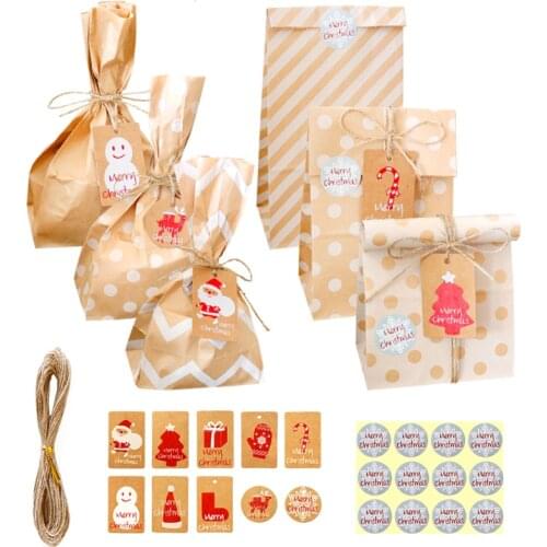 10sets Kraft Gift Bags Santa Claus Xmas Candy Cookie Packaging Bags New Year Party Favor Bags Craft Gift Wrapping Bag with Tags