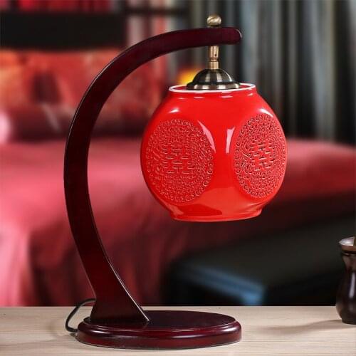 Jingdezhen Ceramic table lamp Chinese Style Red Creative Bedroom Bedside Lamp Wedding Gift Chinese Antique table Lamp