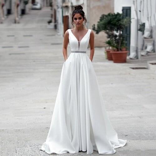 UZN New Arrival White A-Line Sleeveless V-Neck Satin Wedding Dress Sexy Open Back Bridal Gown Plus Size Wedding Gowns