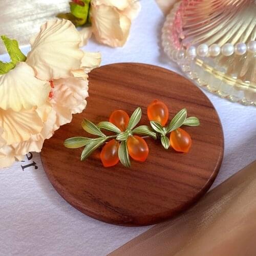 2020 literature and art RETRO garden plant forest Orange Glass Brooch berry simple ins small number exquisite temperament pin