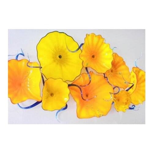 Creative Bold Yellow Hallway Luxury Elegant Hotel Decoration Murano Glass Plates