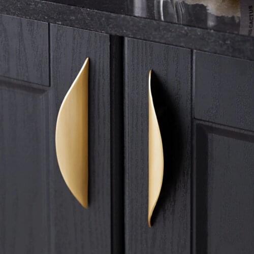 025 Bonjean Nordic Solid Brass Gold Crescent Moon Shaped Cabinet Knob Door Pulls Furniture Handles For Drawer Cupboard Wardrobe