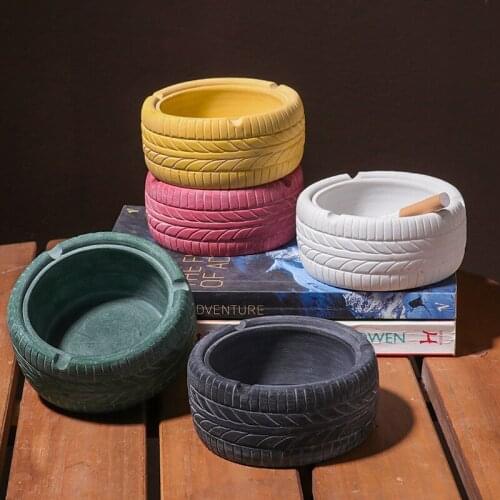 Resin Ashtray without Lid Creative Tire Tyre Shaped Ashtray with Rest Slot Home Decor for Office Bar UD88
