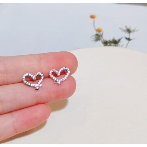 Romantic Cute Korean Earrings Silver Color Bling Cubic Zirconia Heart Stud Earrings for Women Girls Fashion Wedding Jewelry