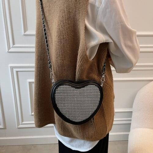 Womens Bag 2021 Fashion Rhinestone Personalized Design Red Love Shape Single Shoulder Messenger Bag