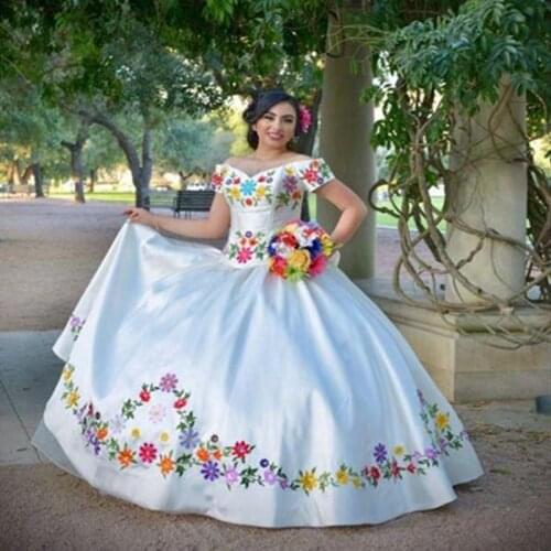 White Embroidered Quinceanera Dress Mexican Theme Vestidos De Novia Sweet 15 Dress Prom Dress Graduation Party Gowns