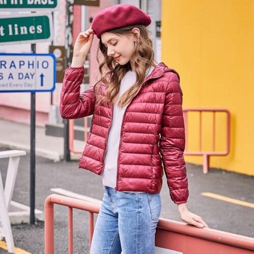 Winter Women Ultra Light Down Jacket 90% White Duck Down Jackets Hooded Long Sleeve Warm Slim Coat Parka Female Plus Size YQ302