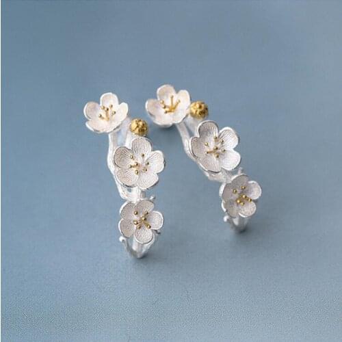 Shuangshuo Vintage Cherry Blossom Stud Earrings for Women Flower Earings Fashion Jewelry Earring Female Christmas Earrings S120