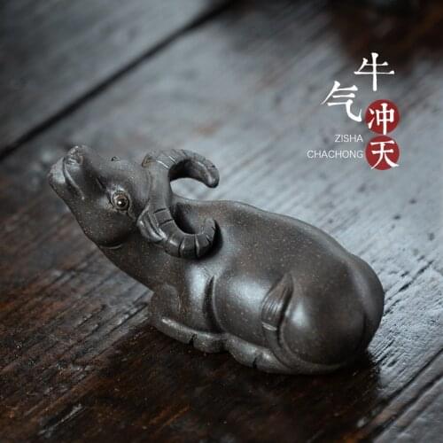 2021 Explosive Yixing Zisha Tea Pets Boasting Buffalo Pendulum Creative Sculpture Black Mud Teaset Accessories Chinese Crafts