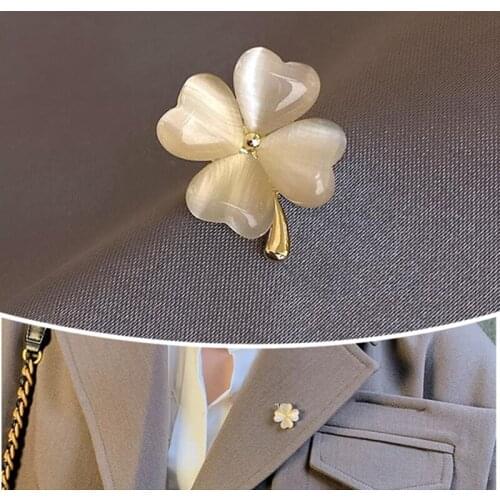 2021 Trendy Elegant Plant Flowers Clover Brooch for Women Man Collar Accessories Couple Jewelry Gift Fashion Lady Corsage Bijou