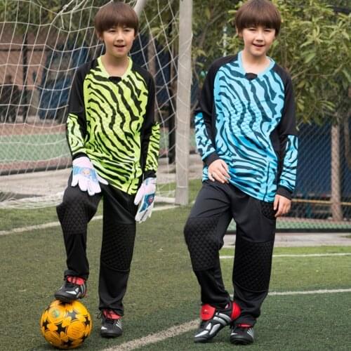 Kids Soccer Goalkeeper Jersey Set 2018 Child Boy Football Goalkeeper Clothing Long Sleeve Sponge Protector Football Uniforms
